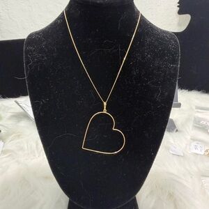 18k saudi gold  LIGHT WEIGHT  BOX CHAIN OPEN HEART  NECKLACE  18” 1.28 Grams